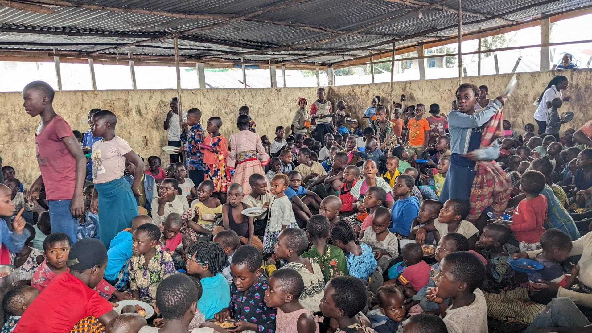 Aide Humanitaire en Période de Conflit Soutien aux enfant en Temps de Crise